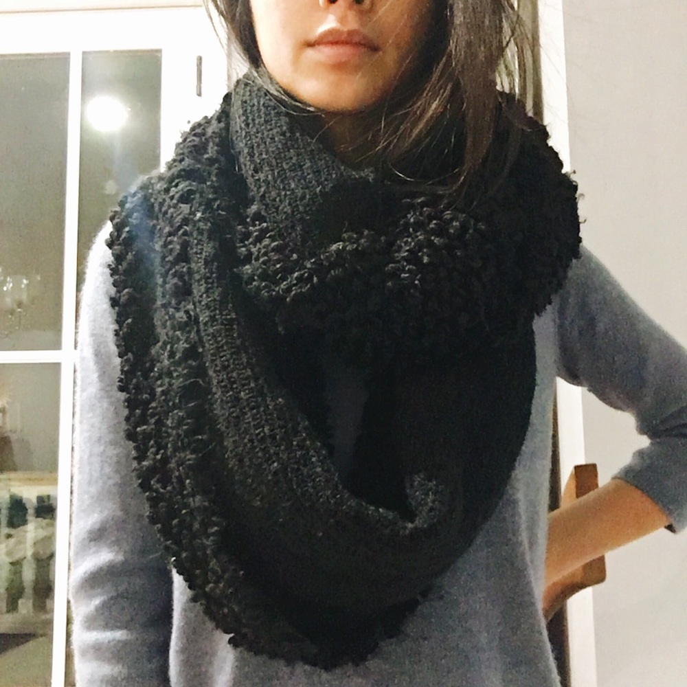 Staring at Stars Black Infinity Scarf
